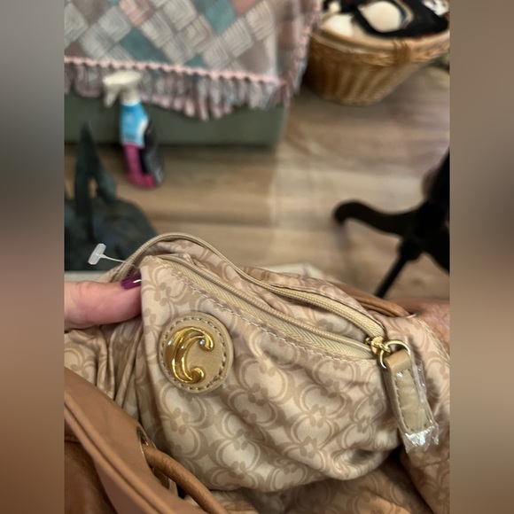 Really cute bucket purse great shape! - Picture 6 of 9